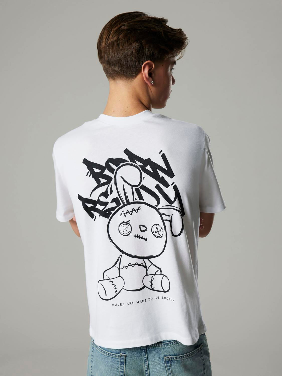 model_shot-creative