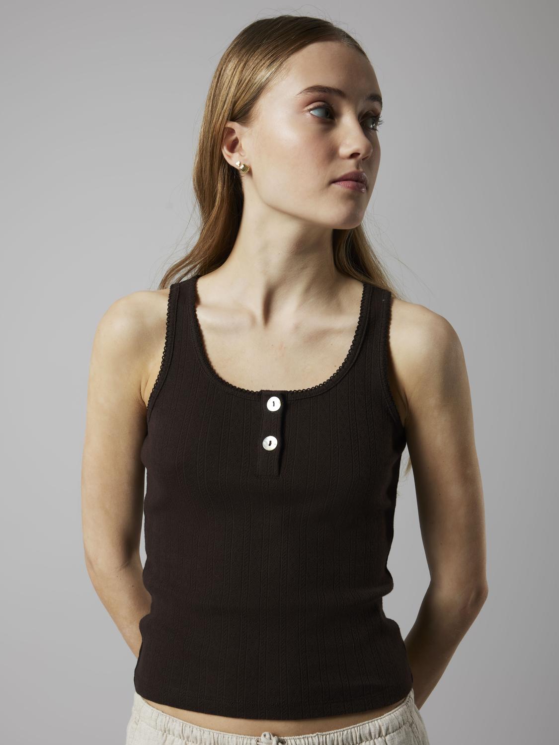 model_shot-creative